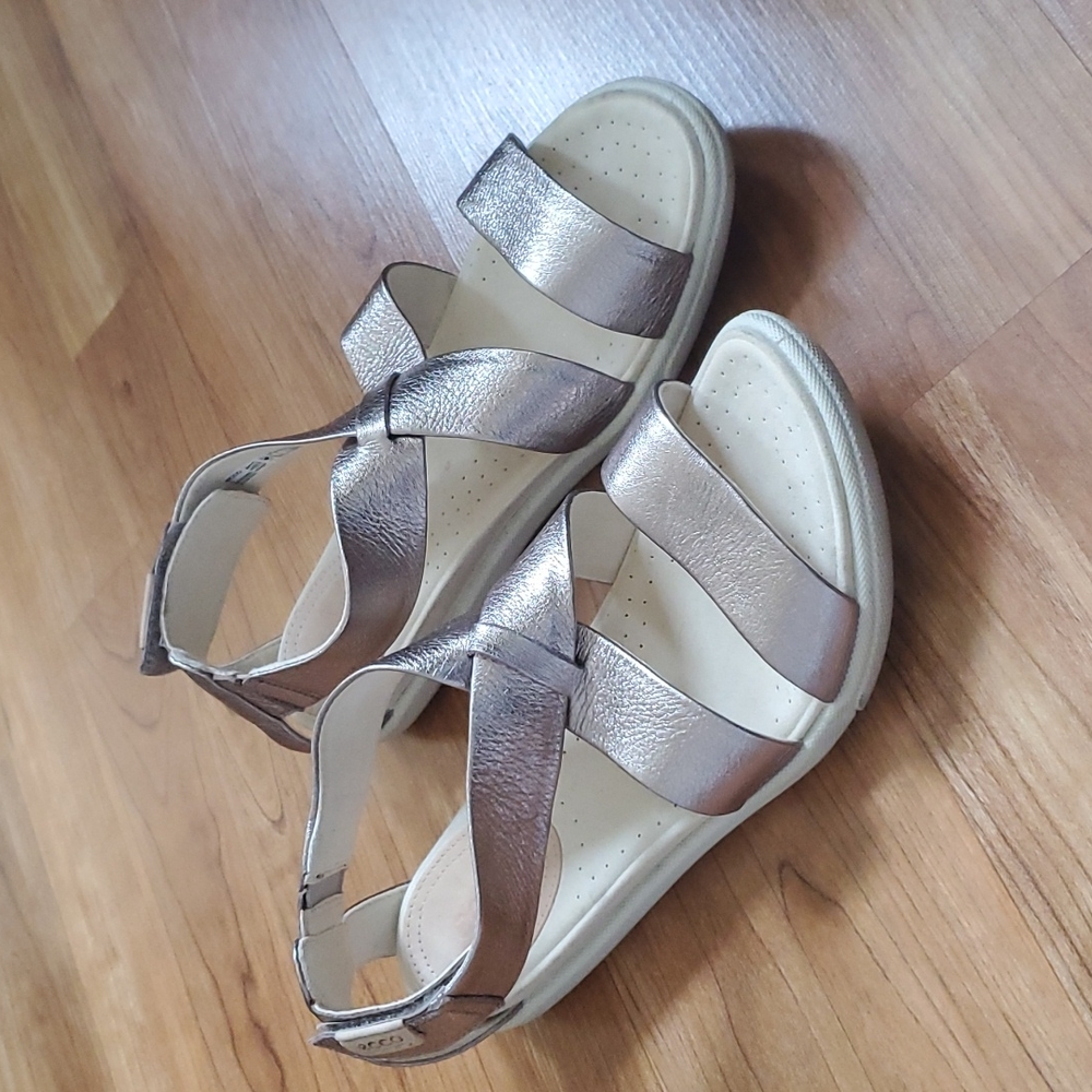 Ecco Damara crisscross sandals